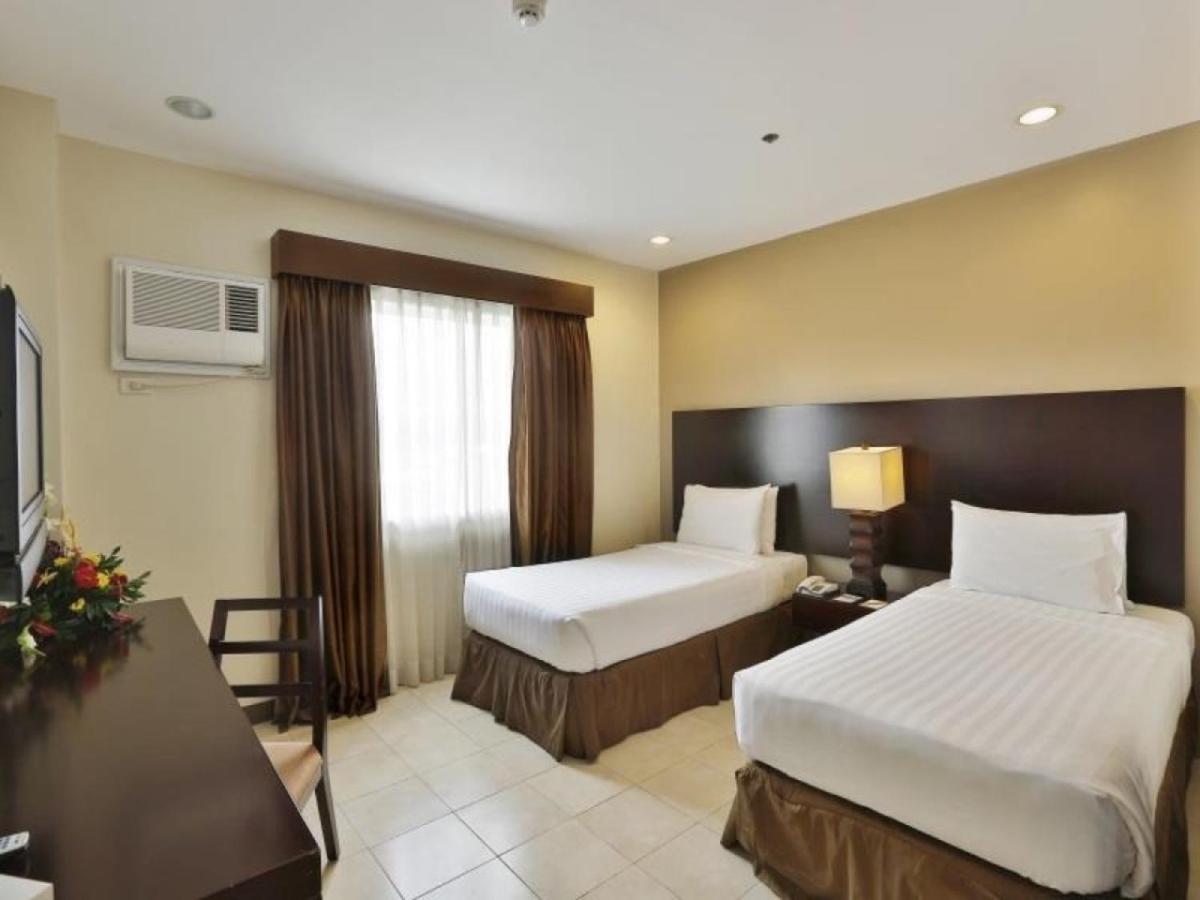 Alpa City Suites Hotel Cebu Ngoại thất bức ảnh