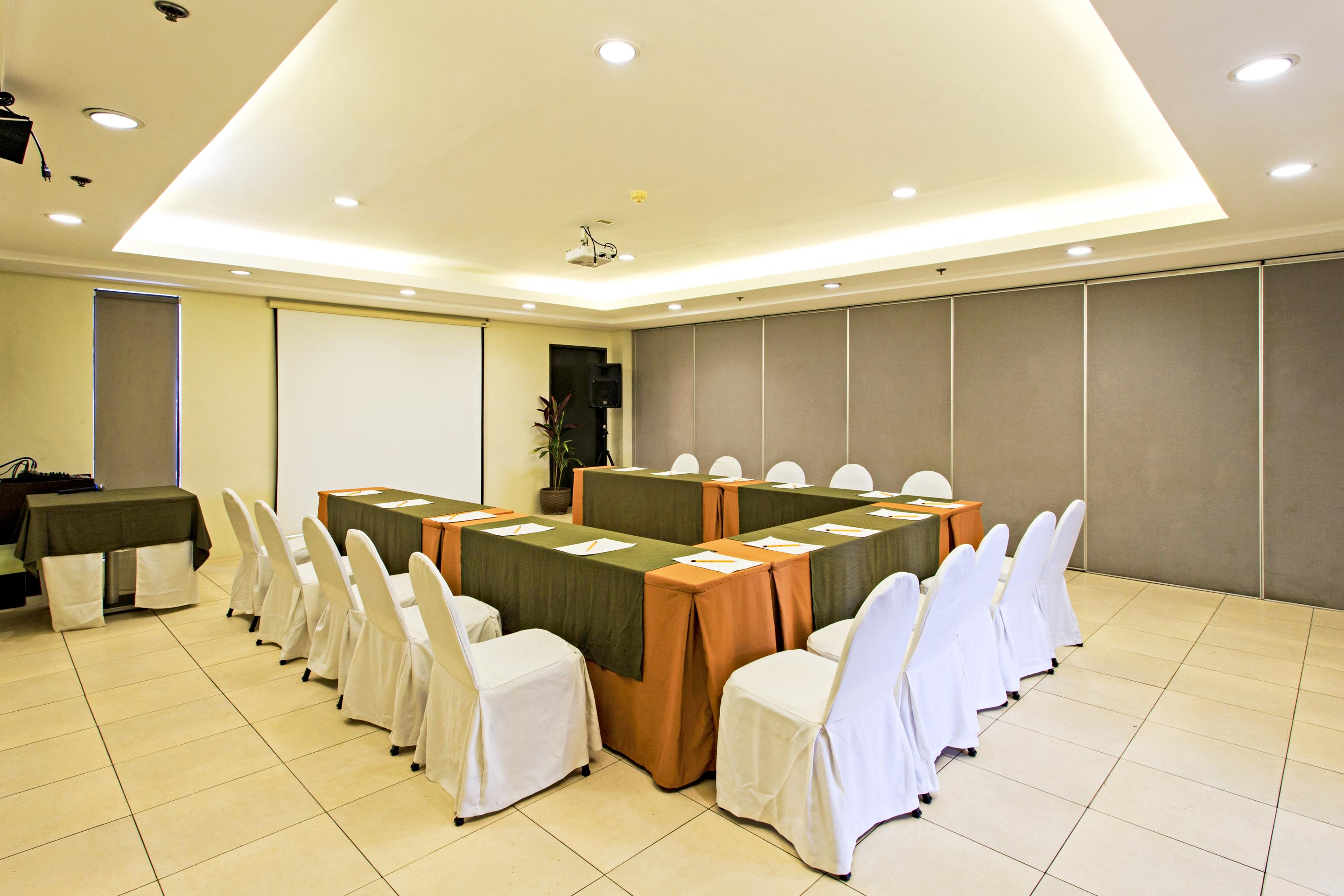 Alpa City Suites Hotel Cebu Ngoại thất bức ảnh