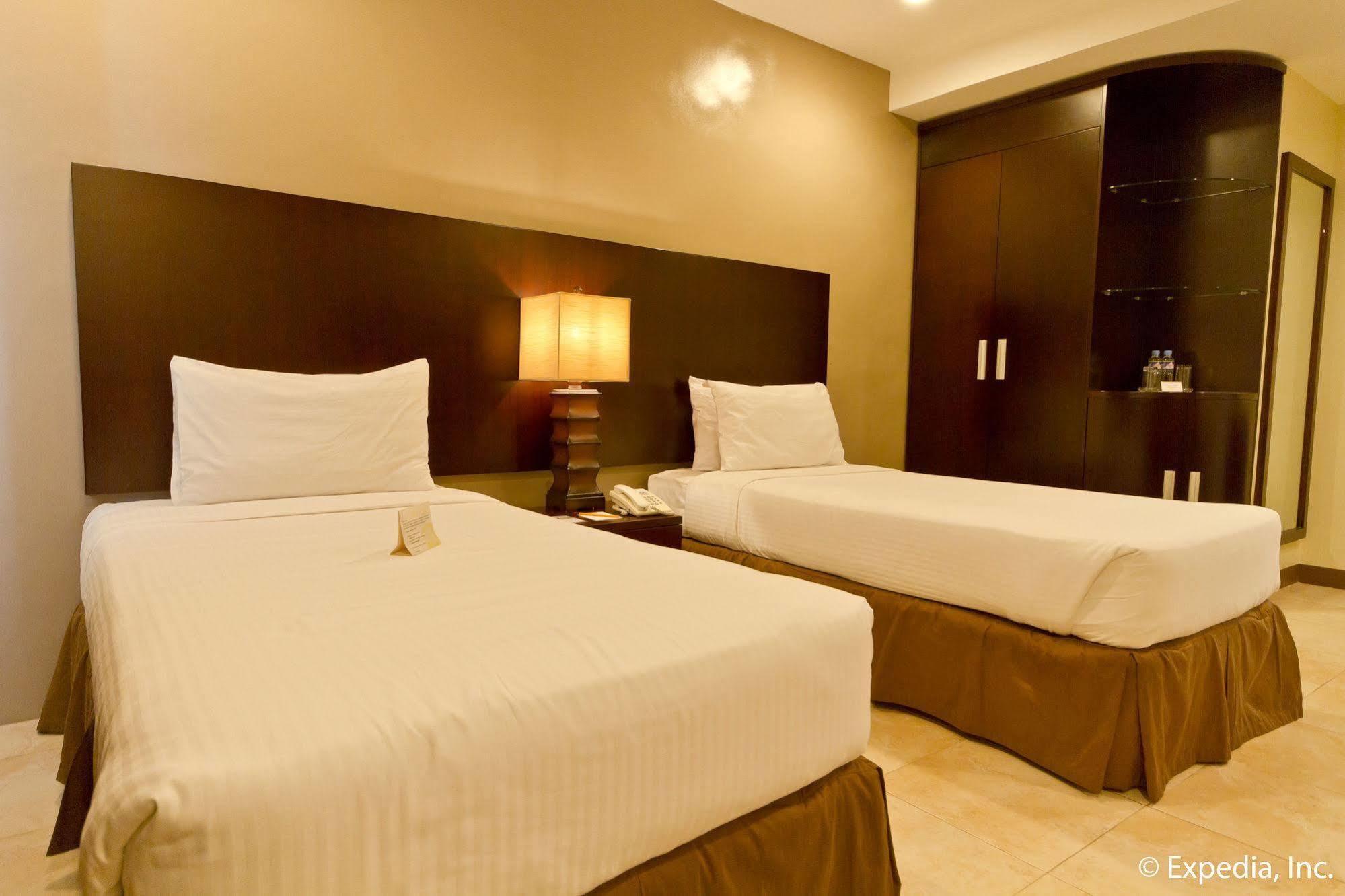 Alpa City Suites Hotel Cebu Ngoại thất bức ảnh