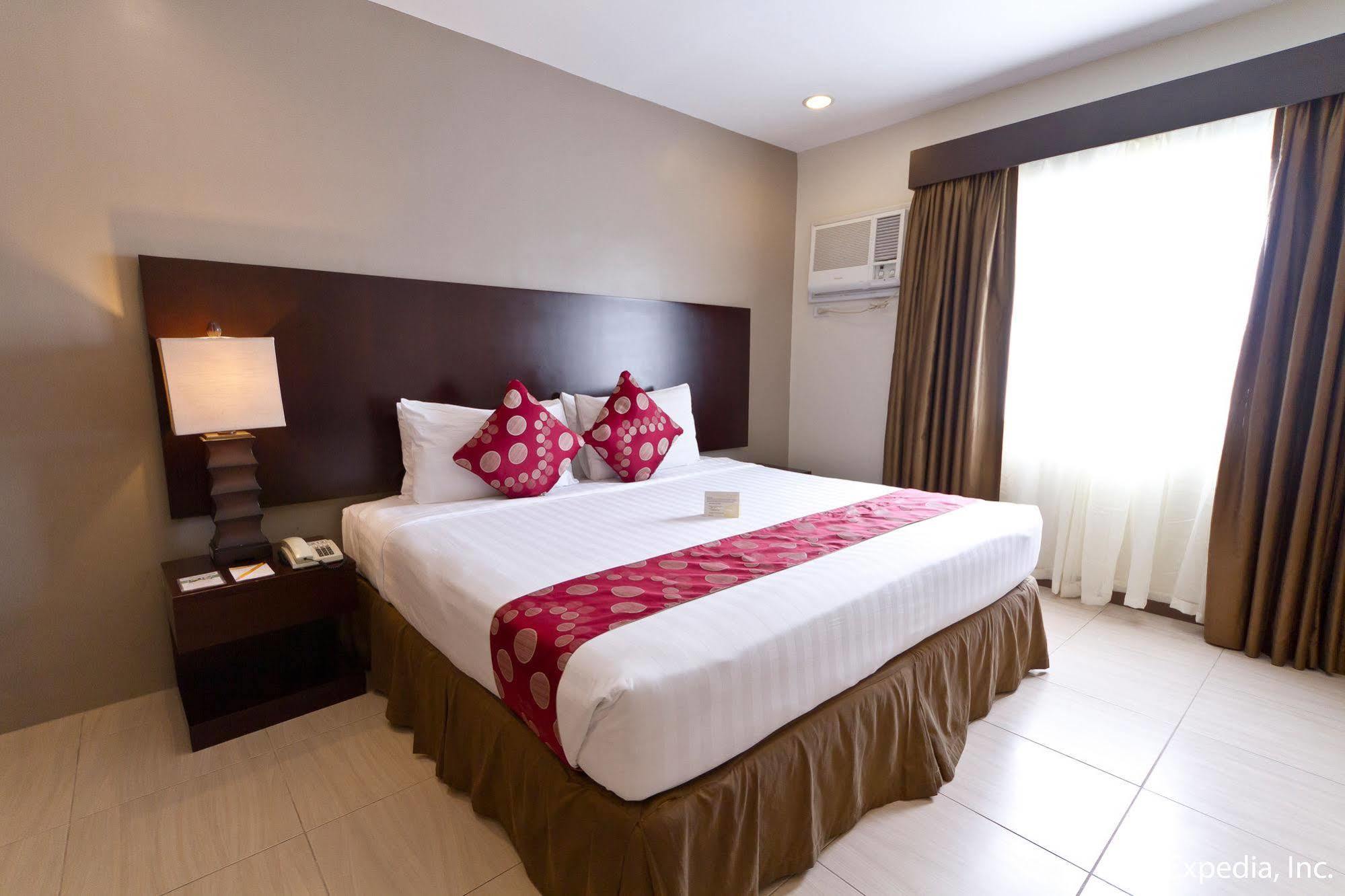 Alpa City Suites Hotel Cebu Ngoại thất bức ảnh